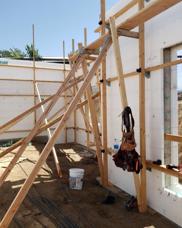 Zuckle Wall Aligner